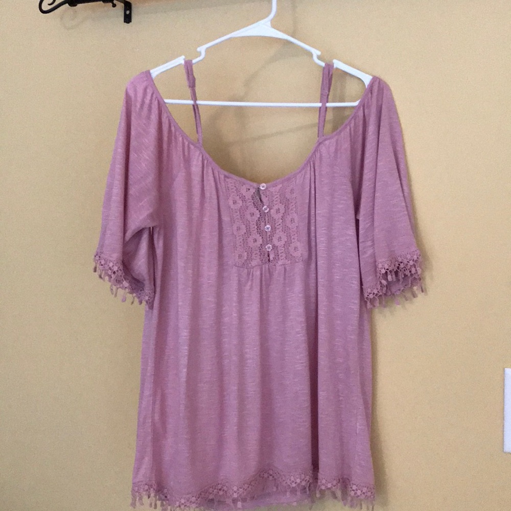 Women’s American Rag fringe-trimmed mauve blouse.